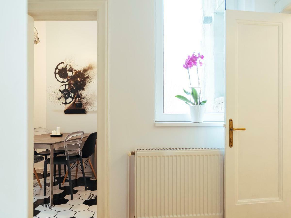 Alba Apartment On Calea Victoriei Bucureşti Eksteriør bilde